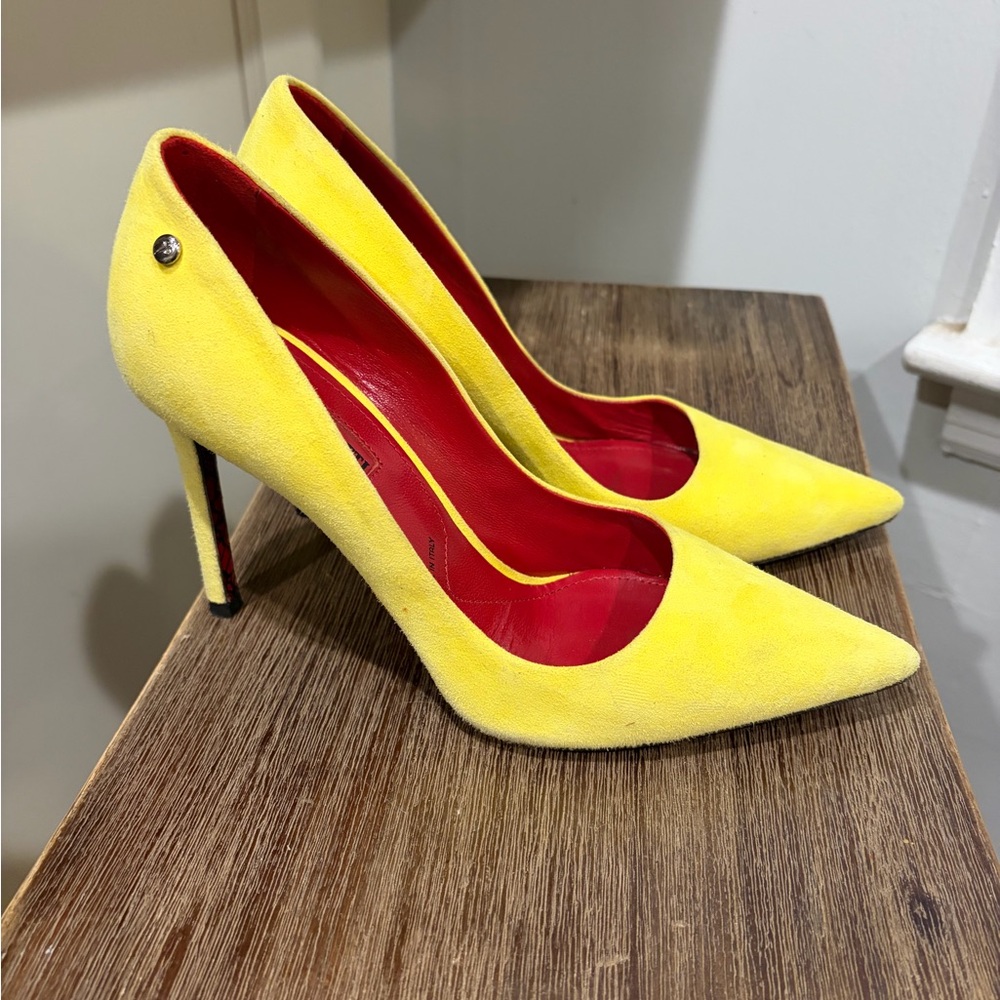 Cesare Paciotti Yellow Suede Pumps with Red Interior